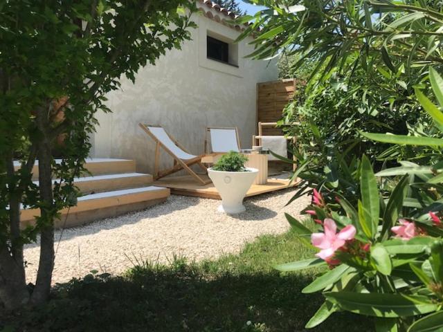 La Maison 1440 LʼIsle-sur-la-Sorgue Exterior foto